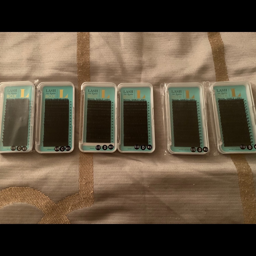 Lash Box LA individual lashes